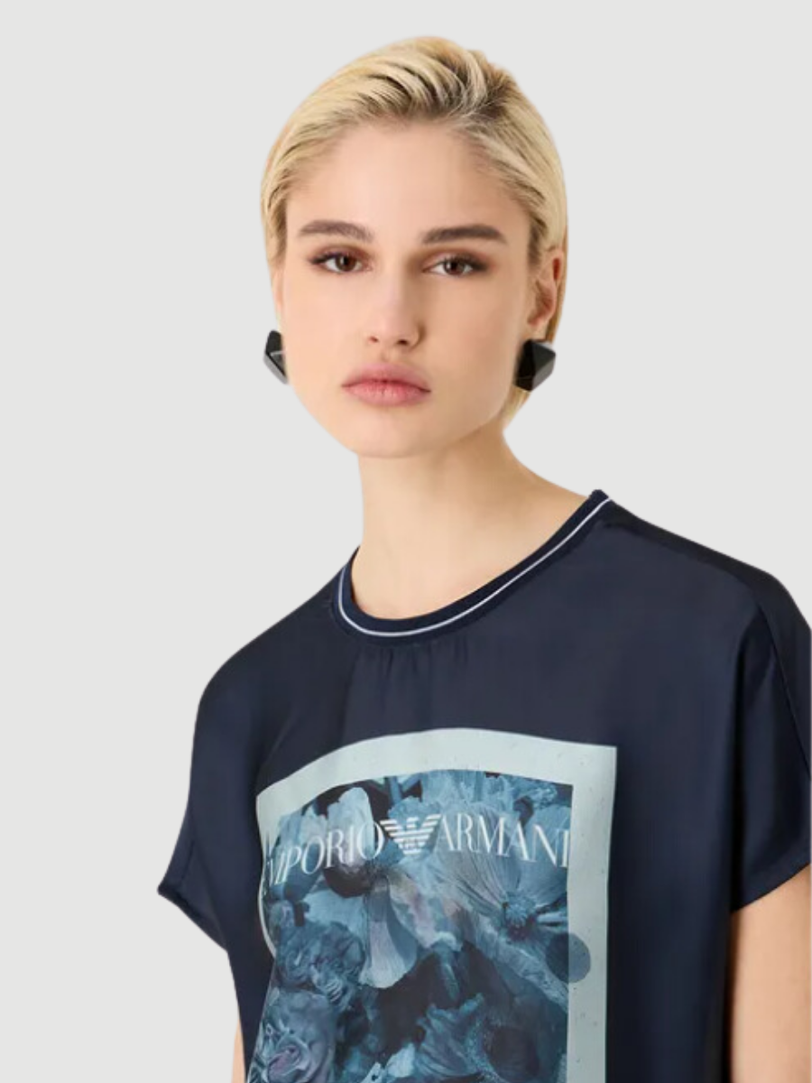 T-shirt acetinada oversized Emporio Armani